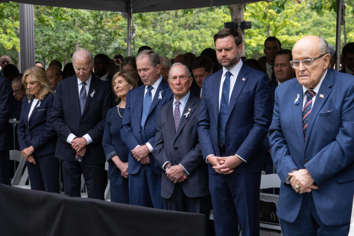 I quattro ex presidenti americani a New York per il 25° anniversario dell'11 settembre, assente Trump che difende la guerra in Iran
