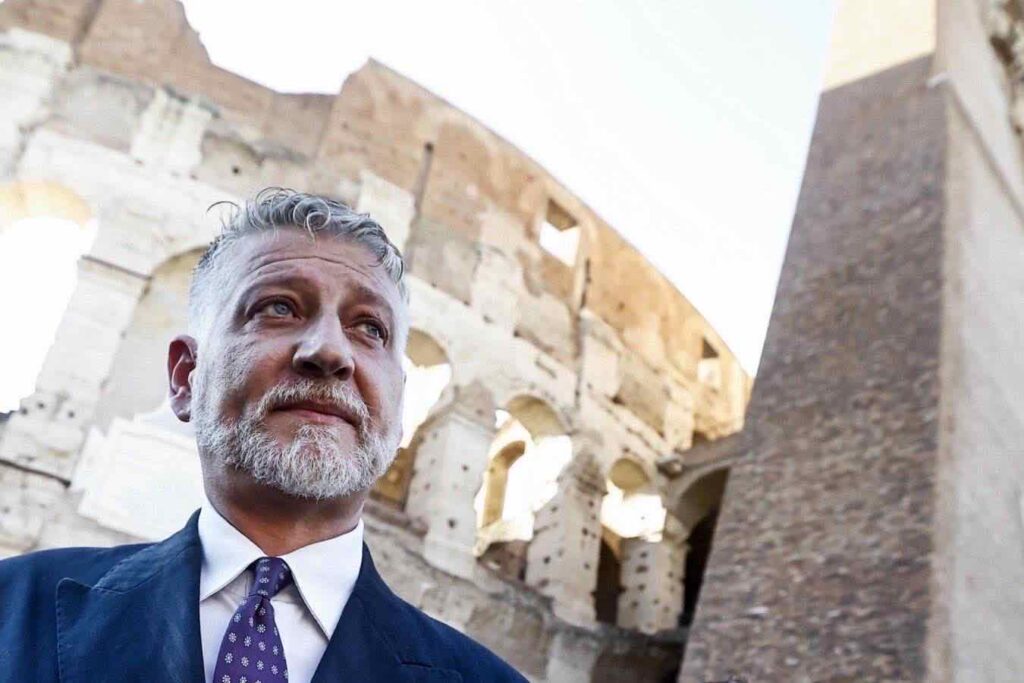 Il Colosseo riaprirà: il ministro Giuli dopo la morte di Andrea Moretti promette attenzione alla sicurezza