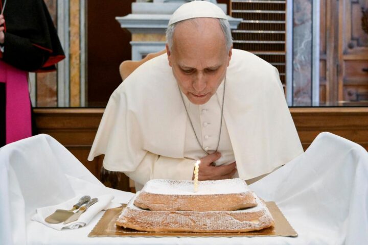 Il Papa Leone XIV abolisce le misure di austerità e aumenta gli stipendi dei cardinali di Curia