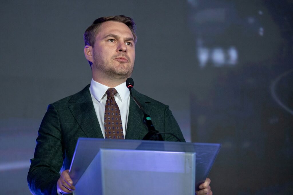 Il procuratore generale ucraino Ruslan Kravchenko si dimette per uno scandalo di corruzione
