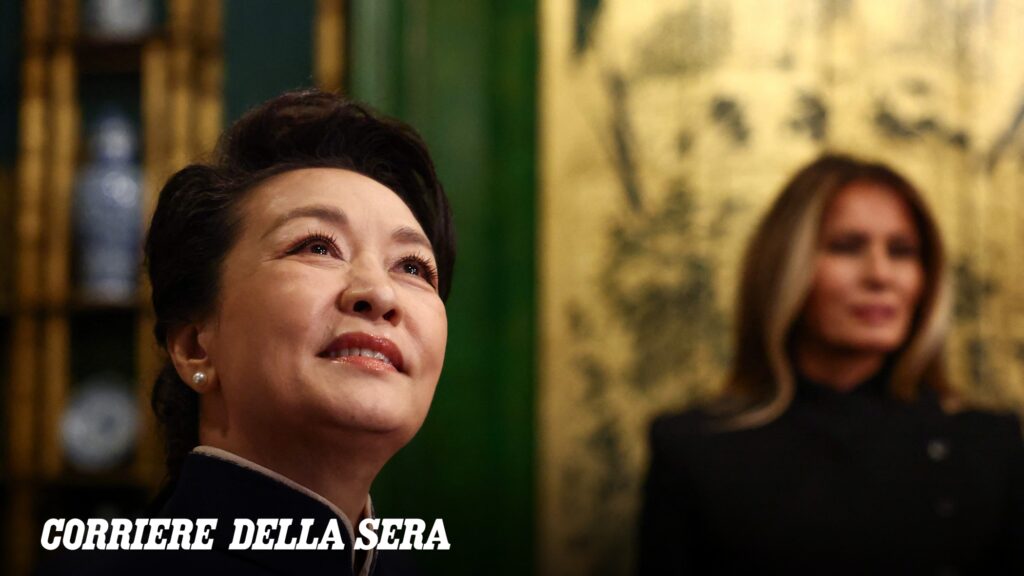 Il qipao della First Lady cinese Peng Liyuan durante la cerimonia del tè alla Casa Bianca