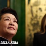 Il qipao della First Lady cinese Peng Liyuan durante la cerimonia del tè alla Casa Bianca