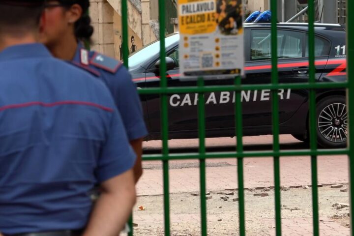 Il ragazzino di 13 anni accoltella la professoressa a Roma: ipotesi di arruolamento da gruppi suprematisti