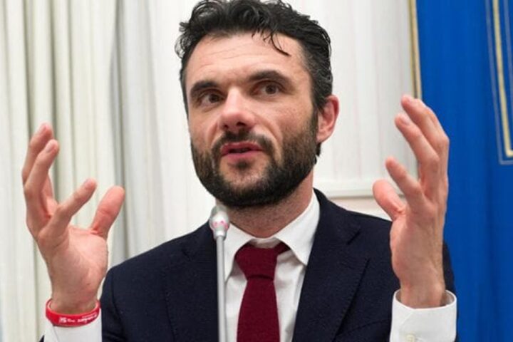 Il sindaco di Prato critica il tetto agli stranieri a scuola come inapplicabile e dannoso