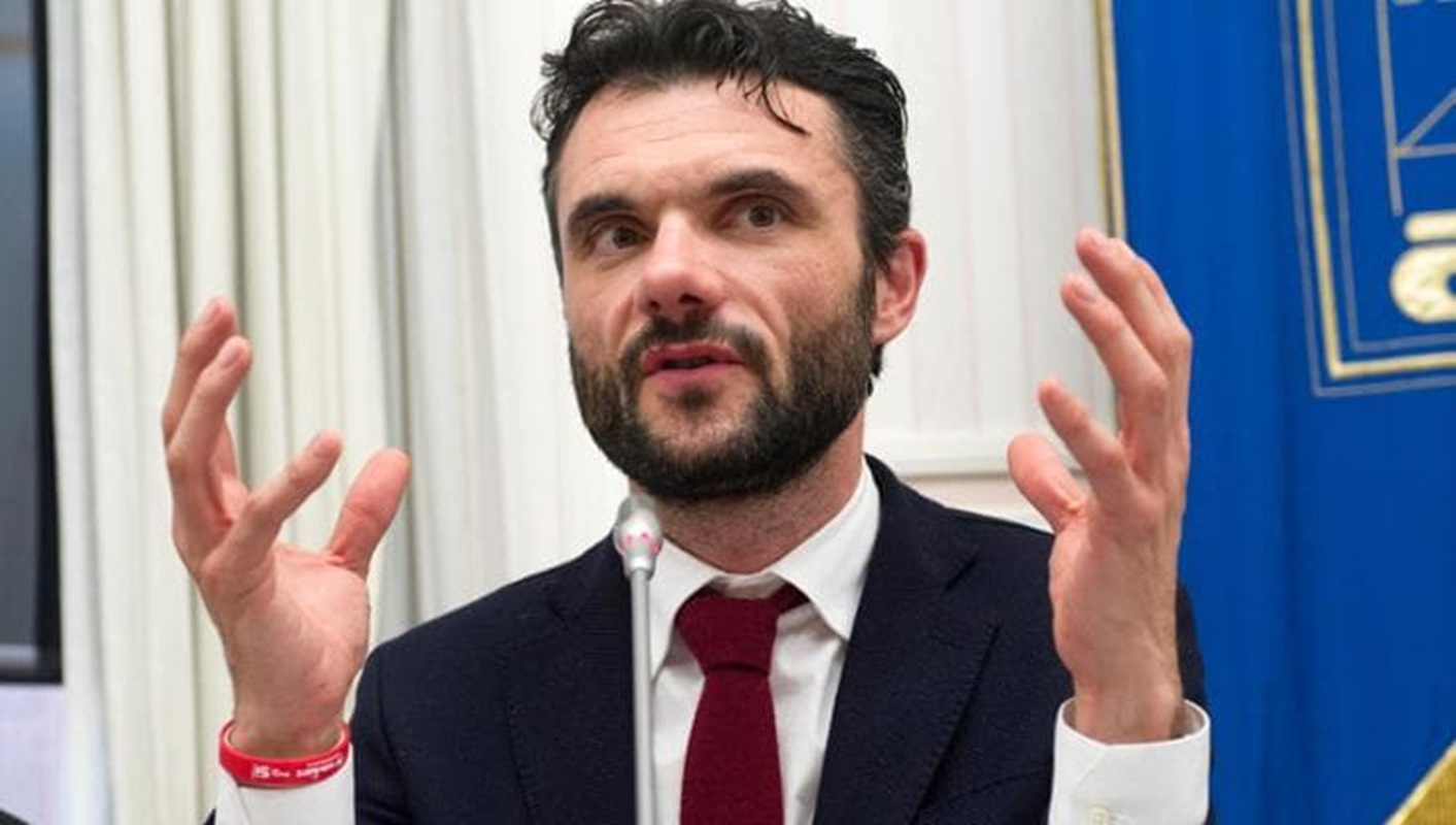 Il sindaco di Prato critica il tetto agli stranieri a scuola come inapplicabile e dannoso