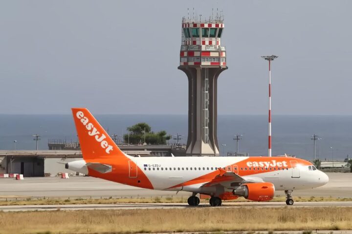 Incendio su aereo EasyJet a Malpensa, evacuati 146 passeggeri e equipaggio