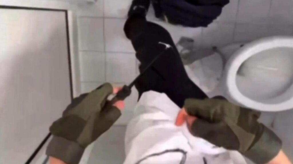 Indagini su cinque utenti di Telegram dopo il delitto nella scuola di Centocelle