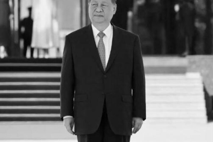 Inizia la visita di Xi a Washington: accoglienza di Trump con caccia e tavolo su dazi e tecnologie
