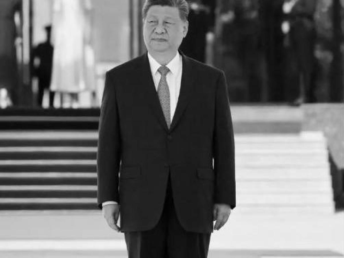 Inizia la visita di Xi a Washington: accoglienza di Trump con caccia e tavolo su dazi e tecnologie