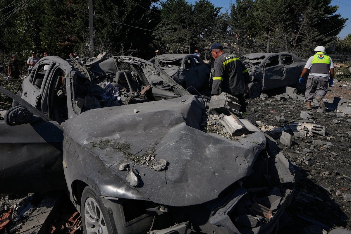 Israel lancia attacchi nel sud del Libano: almeno 12 morti, tra cui un operatore sanitario