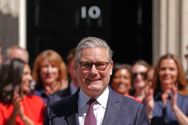Keir Starmer annuncia le dimissioni anche da parlamentare del Regno Unito