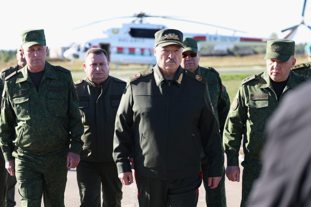 La Bielorussia libera 25 prigionieri politici in cambio della rimozione di sanzioni USA su aziende locali