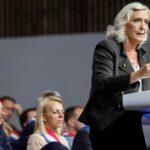 La campagna di Marine Le Pen per l'Eliseo si avvia all'insegna del nazionalismo: «Prima i francesi»