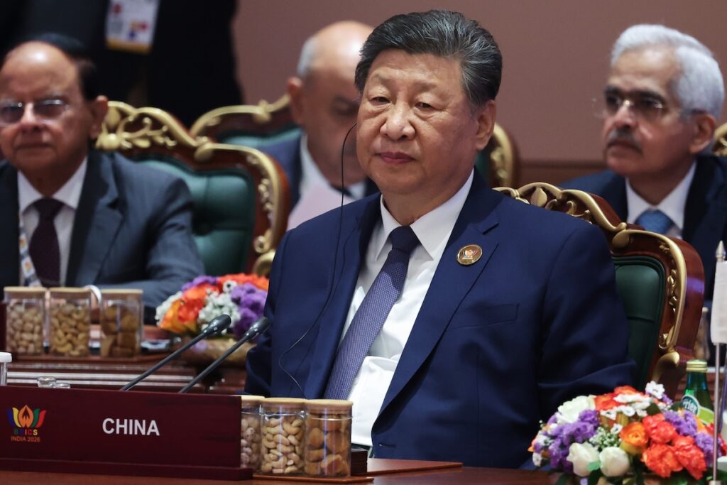 La Cina implementa misure di controllo per cittadini che intendono viaggiare all'estero