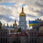 La Russia attacca con un drone la sede dei servizi segreti ucraini a Kyiv: 9 feriti