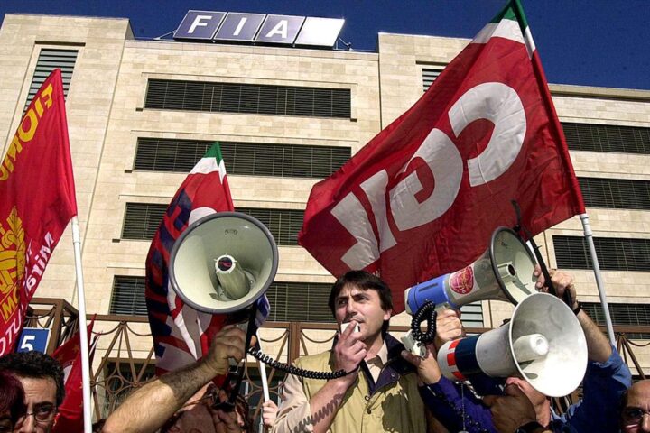 La sinistra e la necessità di riunificare diritti, lavoro e identità nazionale