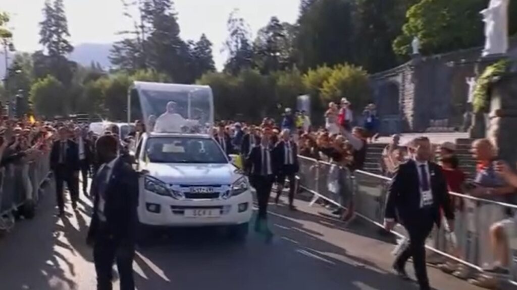 La visita di papa Leone XIV in Francia: messa a Lourdes e incontri significativi