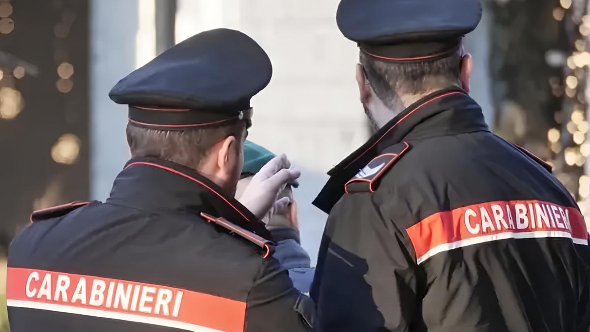 Lamezia Terme, studente 14enne pianifica attacco con coltello contro docente di italiano