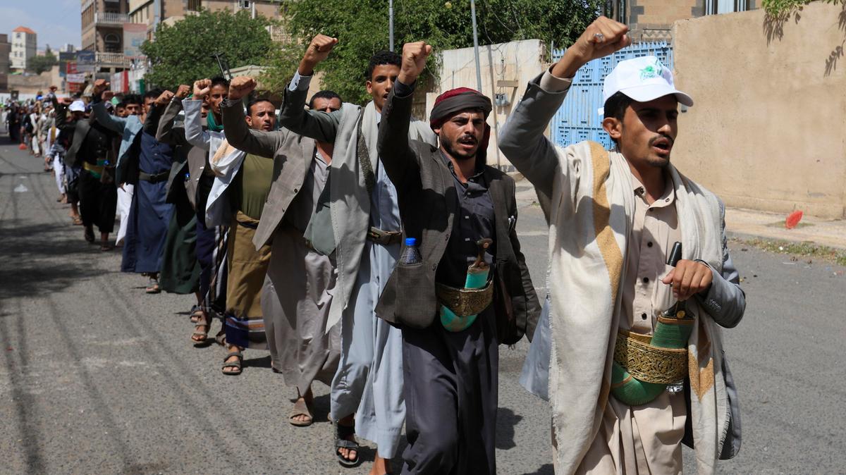 L'avanzata degli Houthi minaccia la navigazione a Bab el-Mandeb