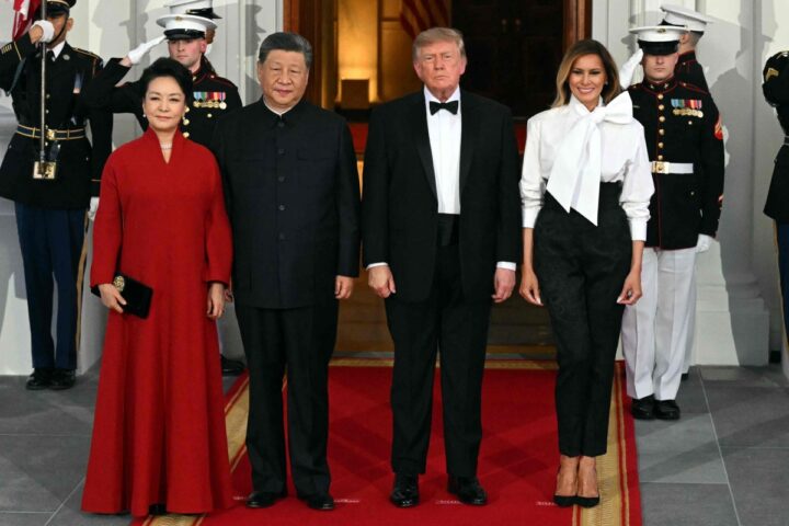 Le first lady alla cena di stato tra Trump e Xi: la moda ruba la scena