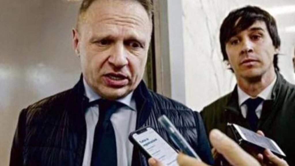 Le scuse di Signorelli per frasi antisemite e il suo ritorno come portavoce di Lollobrigida