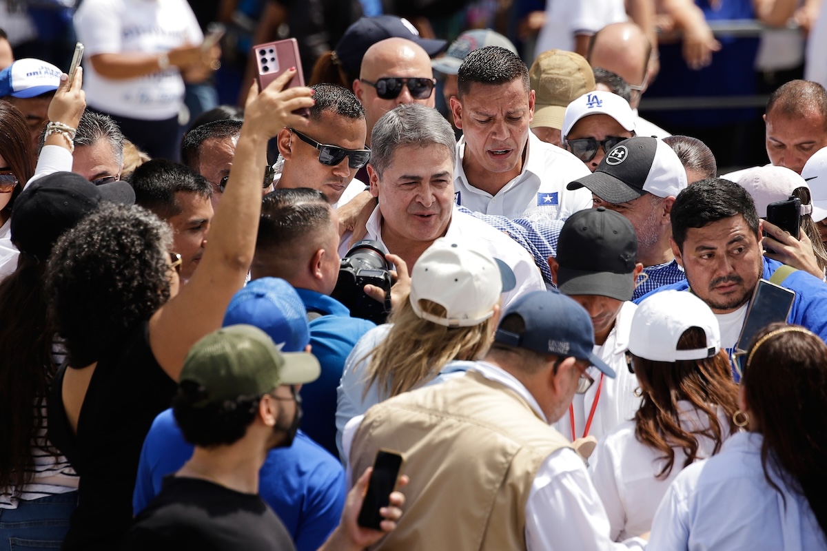 L'ex presidente dell'Honduras Juan Orlando Hernández assolto dalle accuse di frode e riciclaggio di denaro