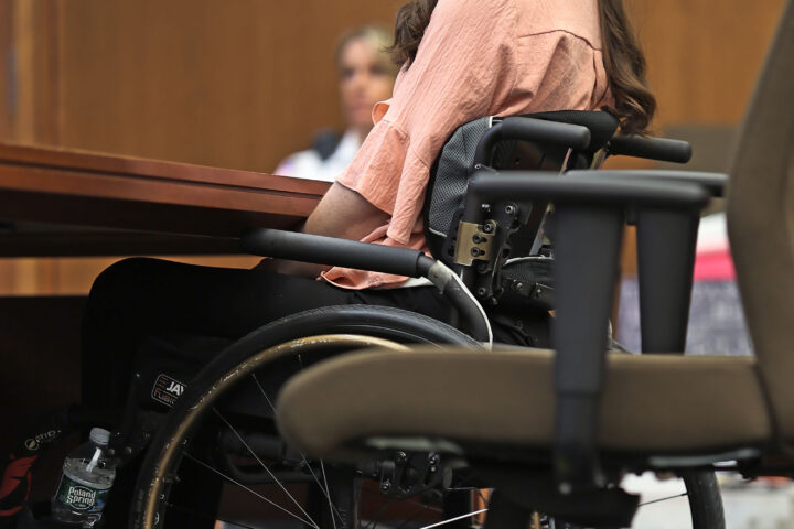 Lindsay Clancy in attesa di verdetto: il processo per l'omicidio dei tre figli continua a dividere l'opinione pubblica americana