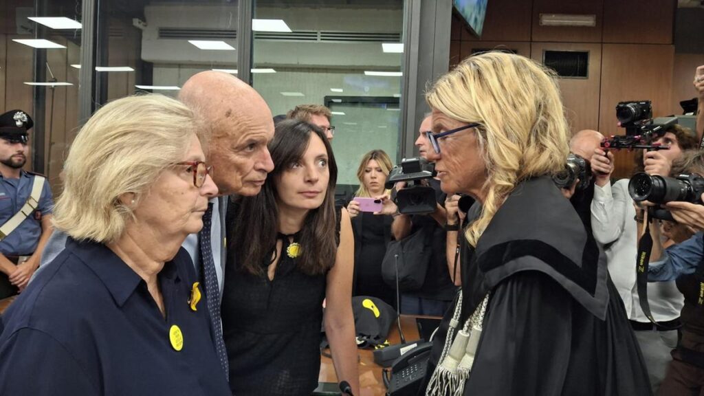 L'Italia deve riconoscere la sentenza e interrompere i rapporti con l'Egitto