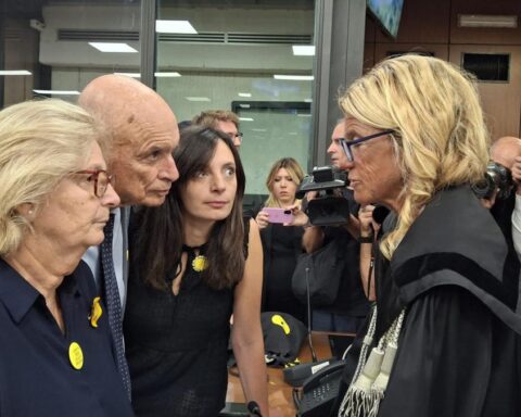 L'Italia deve riconoscere la sentenza e interrompere i rapporti con l'Egitto