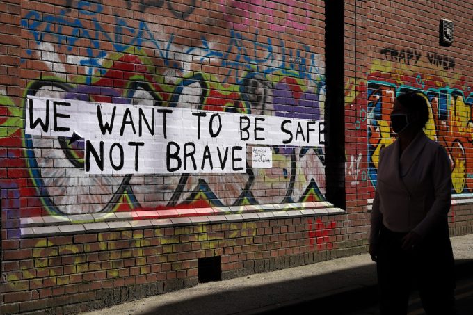 Lo strangolamento, spesso sottovalutato, rappresenta un grave rischio nella violenza di genere in Italia