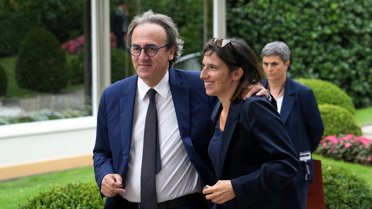 L'opposizione al forum di Cernobbio, sondaggio boccia il campo largo con il 68% per Meloni