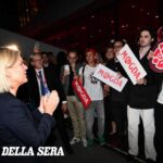 Magdalena Andersson, ex premier svedese, affronta le sfide del governo tra immigrazione e sicurezza