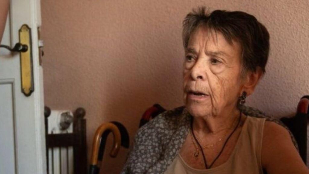 Maricarmen, sfrattata a 87 anni, diventa simbolo della lotta contro il caro-affitti in Spagna