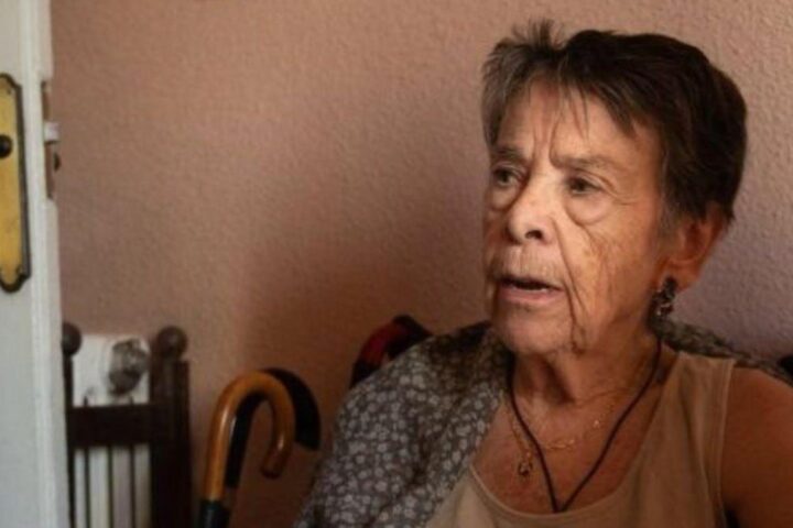 Maricarmen, sfrattata a 87 anni, diventa simbolo della lotta contro il caro-affitti in Spagna