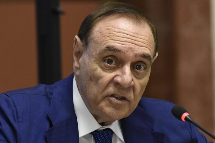 Mastella critica il numero eccessivo di firme per le elezioni: "non è democrazia"