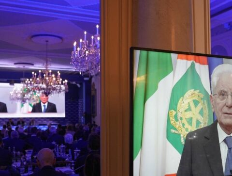 Mattarella apre Forum Ambrosetti 2026: pressioni sull'ordine multilaterale e ruolo dell'Ue