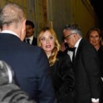 Meloni alla Fashion Week di Milano, Renzi critica la scelta di disertare l'Onu