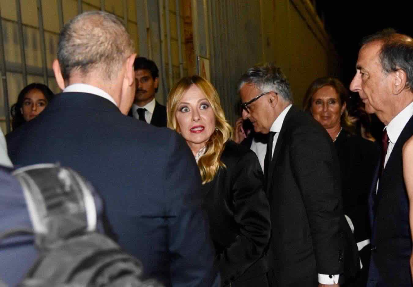Meloni alla Fashion Week di Milano, Renzi critica la scelta di disertare l'Onu