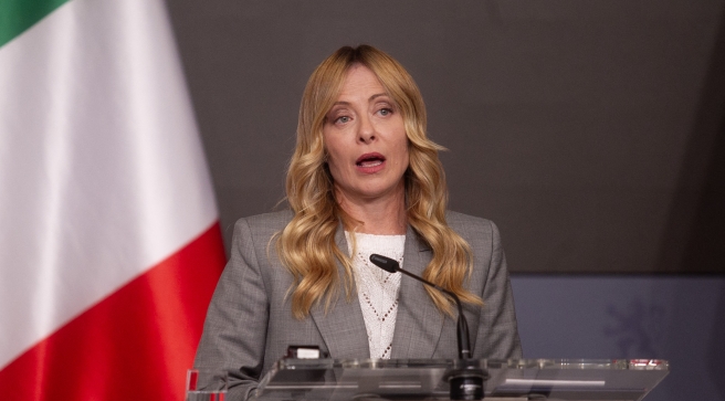 Meloni chiede supporto a von der Leyen sull'inflazione e tratta con la Libia il price cap