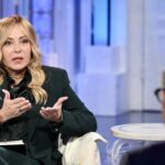 Meloni critica Mattarella: "Quando era ministro, promuoveva la distribuzione degli studenti stranieri"