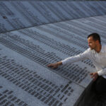 Nedzad Avdic, sopravvissuto al genocidio di Srebrenica: «Mi sono salvato fingendomi morto»