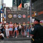 New York, Donna di 32 anni uccisa a Times Square da Pamela Cisneros, 49 anni, poi abbattuta dalla polizia