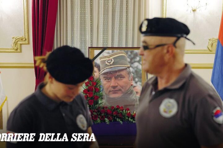 Onori militari a Belgrado per Mladic, il genocida di Srebrenica, funerali privati attesi con migliaia di partecipanti