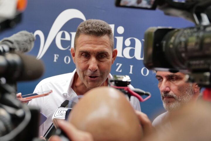 Perché gli italiani votano Vannacci: un'analisi del consenso popolare contro il centrodestra