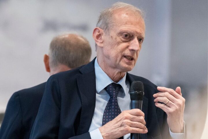 Piero Fassino: “I paesi europei devono aumentare il sostegno militare all'Ucraina”