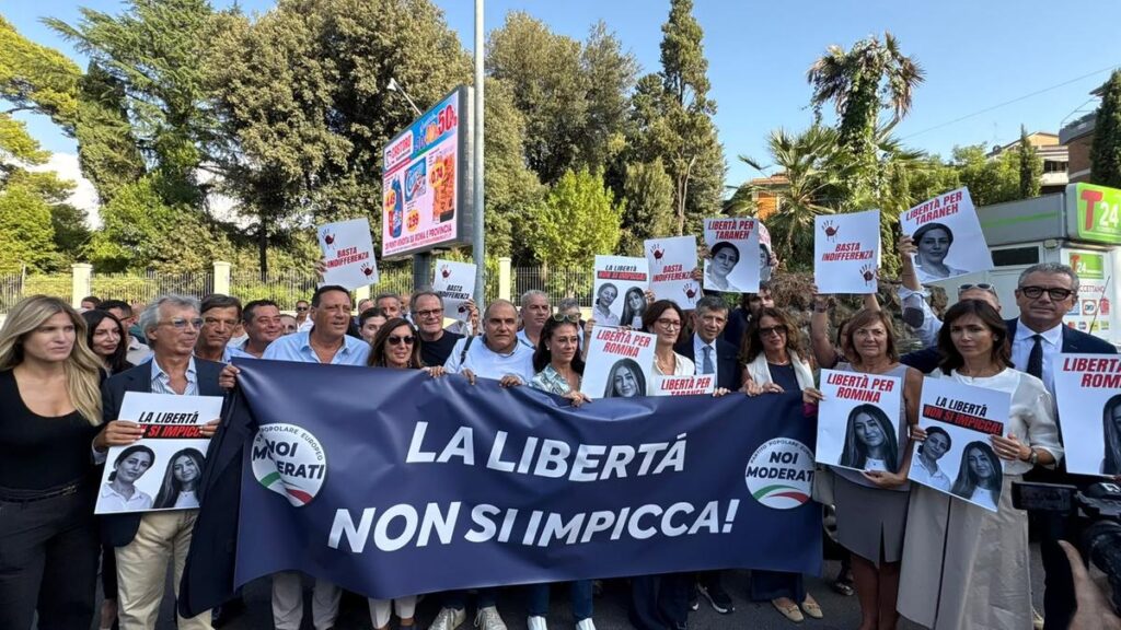 Protesta a Roma davanti all'ambasciata iraniana per i diritti di Taraneh e Romina Rahimi