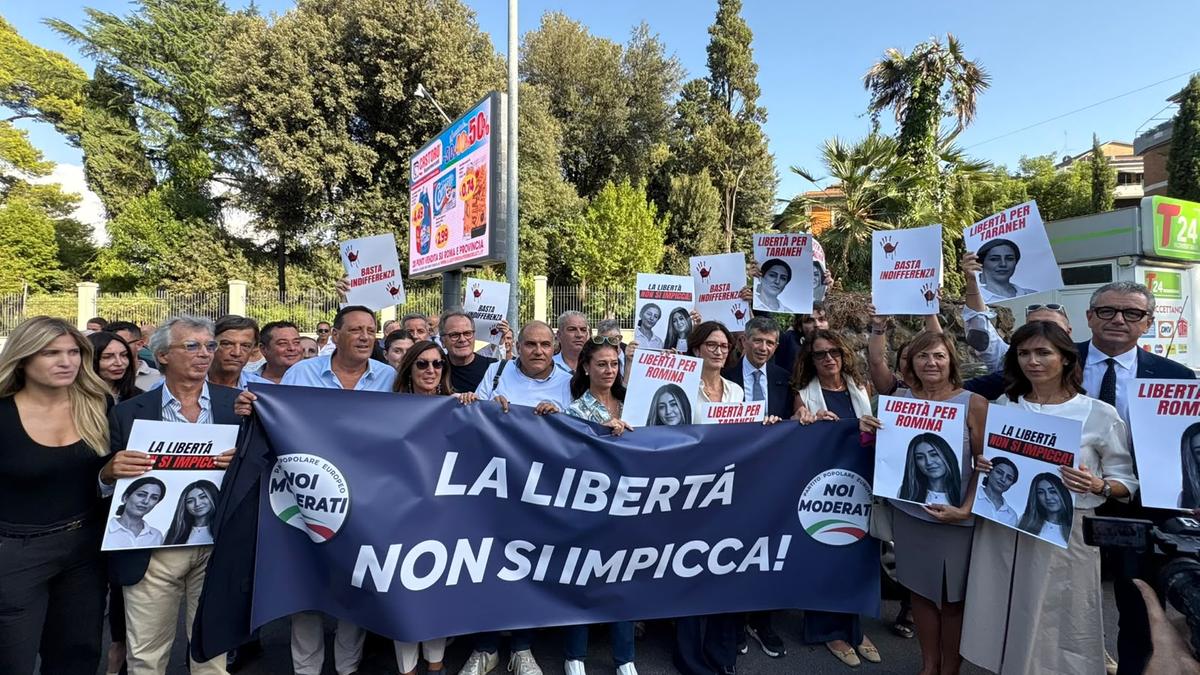 Protesta a Roma davanti all'ambasciata iraniana per i diritti di Taraneh e Romina Rahimi