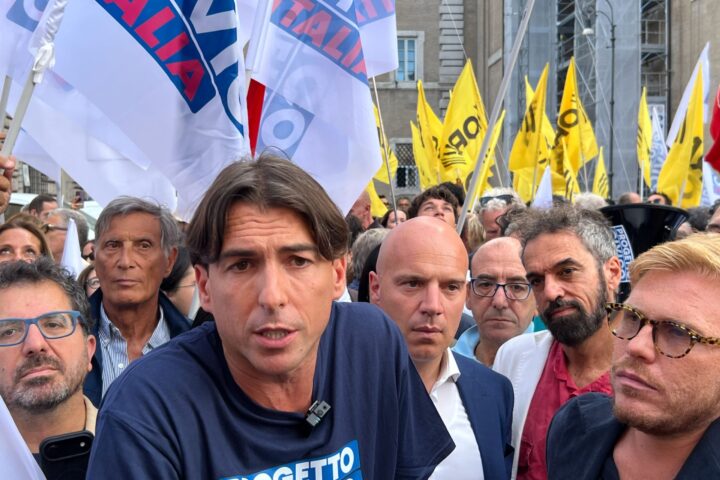 Protesta contro la legge elettorale: Onorato avverte, «la democrazia è a rischio»
