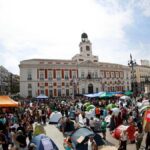 Proteste per il diritto alla casa a Madrid: centinaia in accampamento a Puerta del Sol