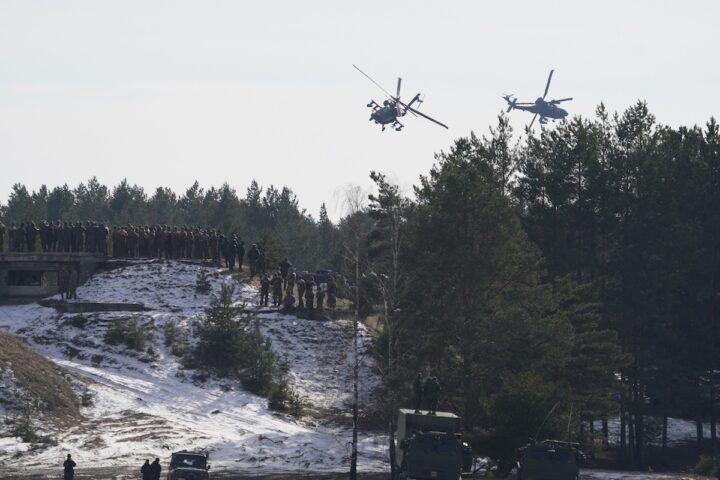 Quattro militari italiani feriti in un'esercitazione NATO in Lettonia